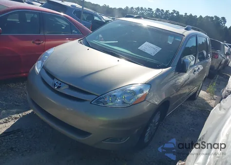 2010 Toyota Sienna Xle z USA, uszkodzony, nr VIN 5TDYK4CC5AS307821